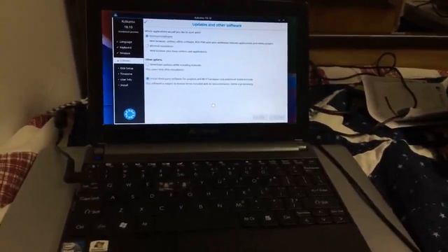 JW Live | Kubuntu 18.10 Vs. Intel Atom N2600 Netbook