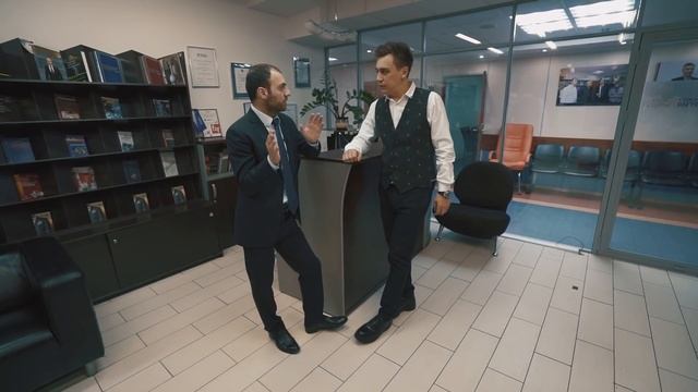 Директор школы на Ferrari. О чем говорят мужчины. Магия записной книжки смотреть онлайн