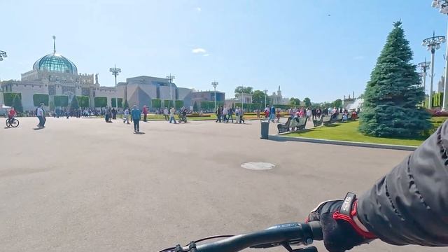 ВДНХ прогулка на велосипеде 12 июня 2023 День России смотреть онлайн