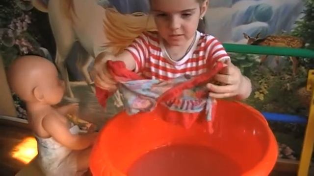 Стираем и Гладим Одежду Куклы Беби Бон Как Мама Doll Baby Born смотреть онлайн