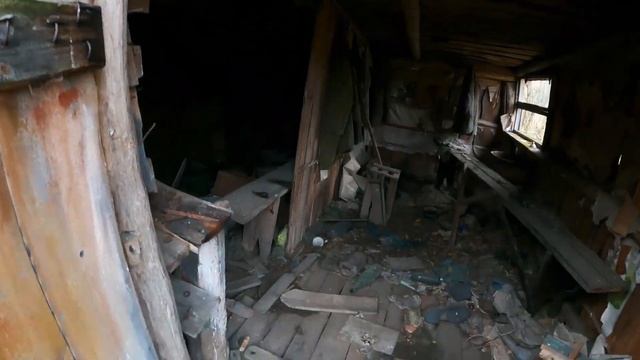 Нашел дом чернобыльского отшельника в заброшенной деревне. Как мы добываем еду в Зоне Отчуждения? смотреть онлайн