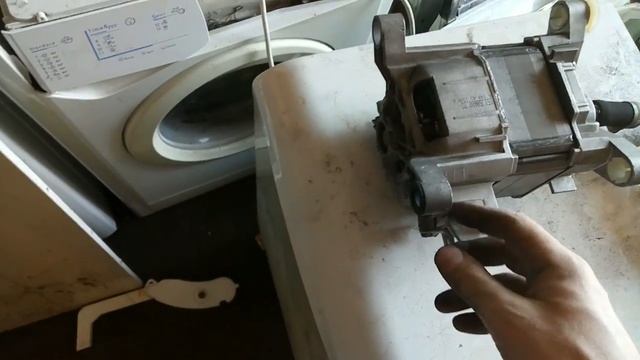 Быстрый способ шлифовки коллектора электромотора смотреть онлайн