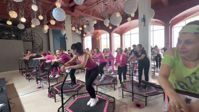 05_Hardwell Vs. Timmy Trumpet - The Underground