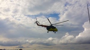 ВЕРТОЛЁТ МИ-8 - ВИДЕО С ОЧЕНЬ БЛИЗКОГО РАССТОЯНИЯ/ MI-8 HELICOPTER WITH VERY CLOSE DISTANCE