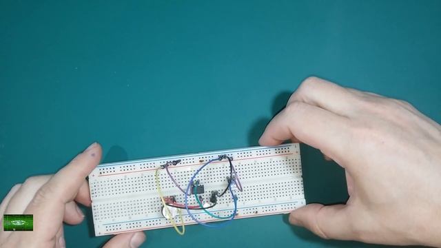 Простая схема сигнализации на уровень жидкости на микросхеме ЛМ 741 смотреть онлайн