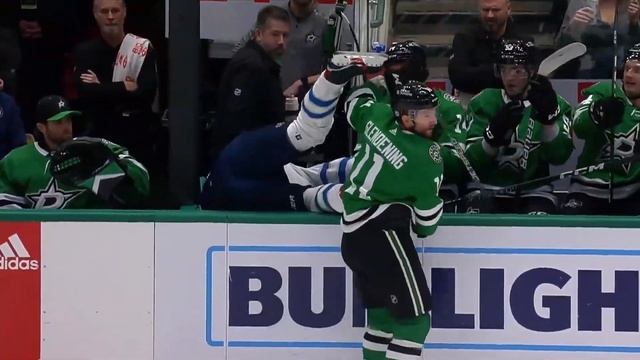 Luke Glendening Hits David Gustafsson Into Dallas Stars Bench смотреть онлайн