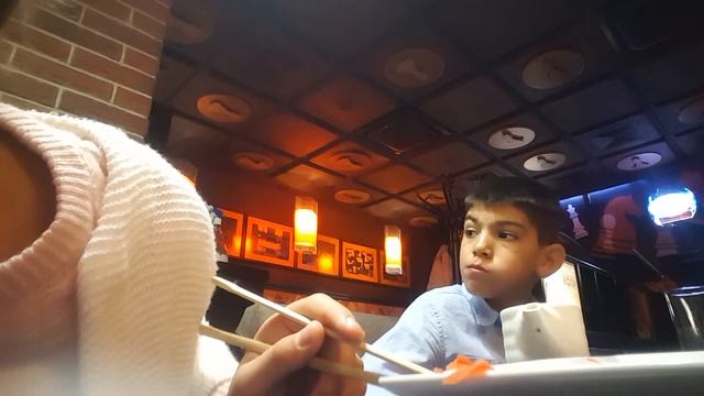 кушаем роллы смотреть онлайн