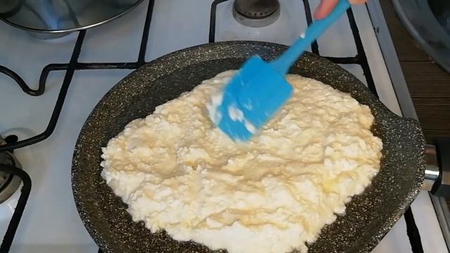 Хачапури на сковородке со сладкой начинкой. Жареные бананы. смотреть онлайн
