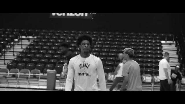 BRANDON MILLER IS HATED BY HORNETS FANS ALREADY... смотреть онлайн