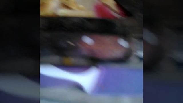 Очищаю тыкву от корки мучение её разрезать,рубила топориком смотреть онлайн