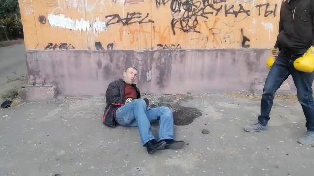 УЛИЧНЫЙ БОКС!!! Такого вы ещё не видели))) ДОСТОЙНЫЙ внимания!!! смотреть онлайн