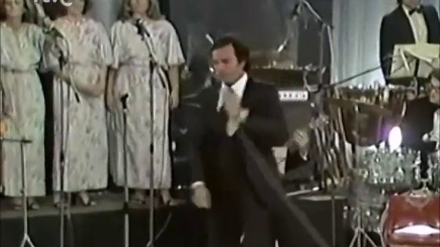 Julio Iglesias : Gwendolyne смотреть онлайн