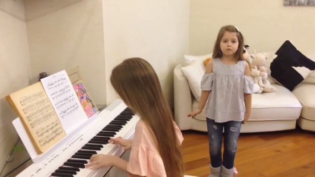 Небо очень высоко ! смотреть онлайн