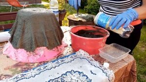 Вазон цементный из полотенца и перчаток #Вазон #Цемент #Дизайн #Дача #Огород