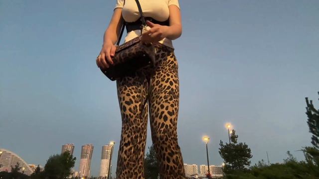 УФФ, А ФУТБОЛКА ТО ПРОСВЕЧИВАЕТСЯ! смотреть онлайн