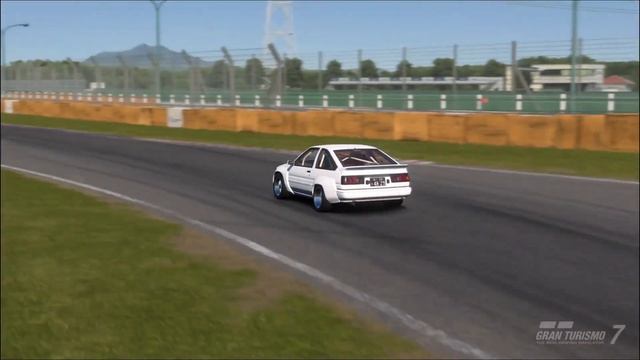 Gran Turismo 7 Toyota Corolla Levin, Tsukuba Circuit смотреть онлайн