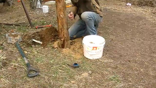 #128 (2018-04-19) строим детскую площадку. День 1. Размечаем и ставим столбы смотреть онлайн