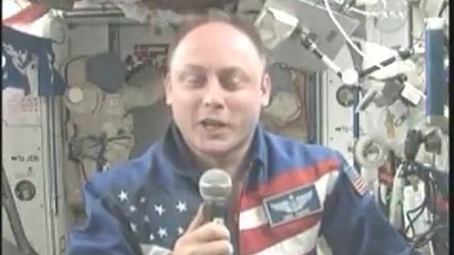 STATION COMMANDER CHEERS ON PITTSBURGH STEELERS FROM ORBIT смотреть онлайн