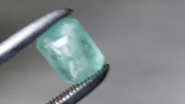 Изумруд 3.00ct 9,72 х 7,47 х 6,04 мм смотреть онлайн