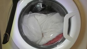 Hotpoint WMFUG1063 Washer, Cottons Eco 60 with Easy Iron