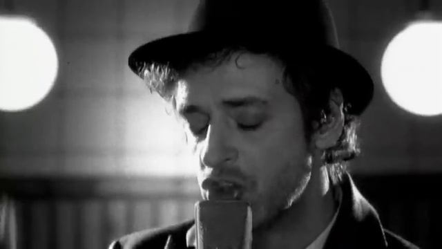 Emmanuel Horvilleur - 19 (Videoclip) смотреть онлайн