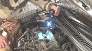 Как выкрутить сломанную свечу зажигания с автомобиля