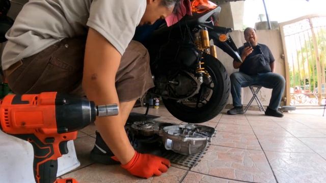 YAMAHA XMAX 250 | SERVICE CVT смотреть онлайн