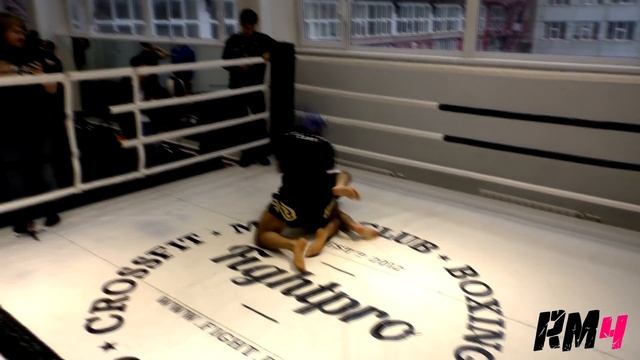 Удар с высоты / Битва Блогеров #4 (Rakamakafo vs. JOB) смотреть онлайн