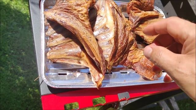 Копчёные бараньи рёбра 5 часть.Коптим на даче. смотреть онлайн