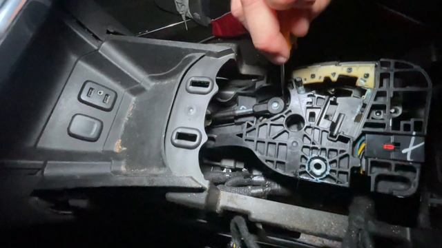 2017 Chevy Volt Shifter Repair - Shift to Park Error смотреть онлайн