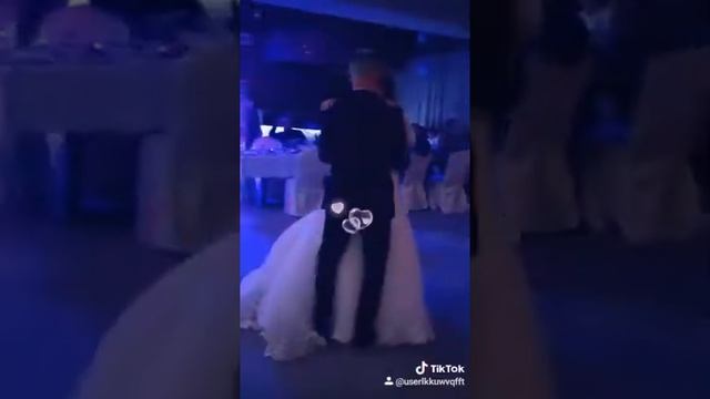 Первый танец жениха и невесты под (красивая пара) смотреть онлайн