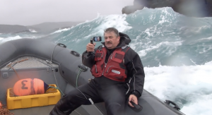 Шторм на Баренцевом море.