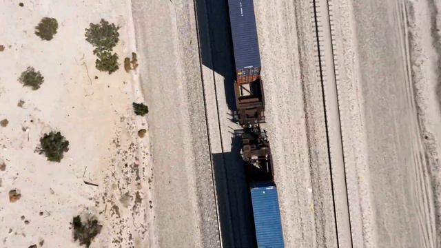 New Gopro Bones and Iflight Chimera 7 Pro FPV Drone Wind Turbines and Train Race смотреть онлайн