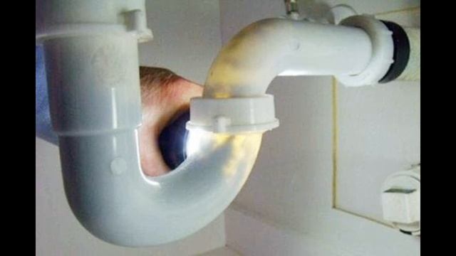 ЗАЧЕМ БАБУШКА СЫПЛЕТ СОЛЬ В УНИТАЗ И РАКОВИНУ смотреть онлайн