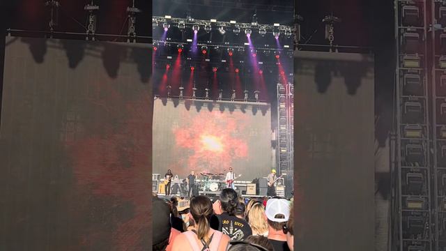311 - Beautiful Disaster (live) - 2024 Innings Festival смотреть онлайн