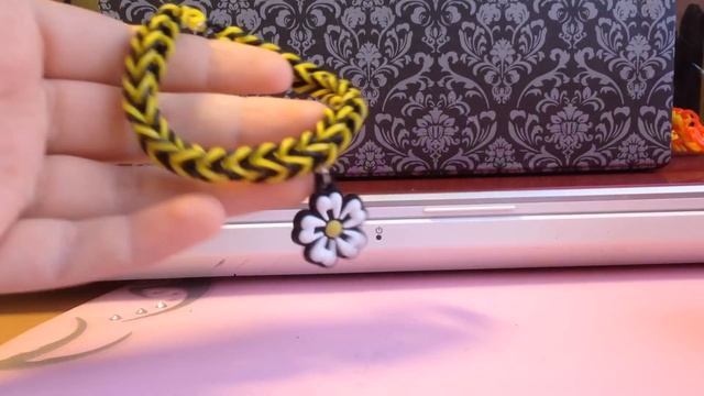 Мой браслеты из резиночек часть1:) смотреть онлайн