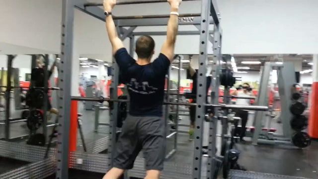 Заминка (киппинг подтягивания) смотреть онлайн