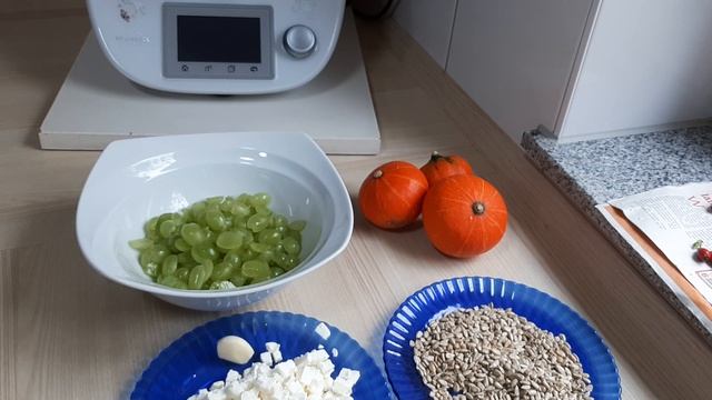 Подруга поделилась рецептом салата. Пальчики оближешь. смотреть онлайн