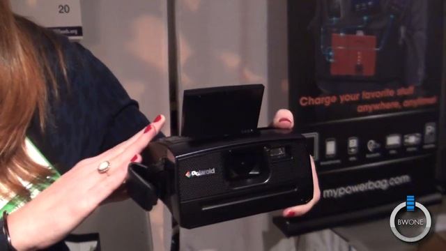 Polaroid Z340 Instant Digital Camera Hands-On Demo - BWOne.com смотреть онлайн