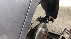 Замена задних тормозных дисков и колодок Хундай Солярис Hyundai Solaris!