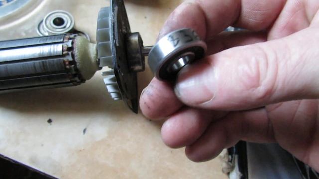 Ремонт болгарки Hitachi G 13 SN 840 w 125 d смотреть онлайн