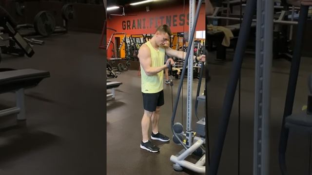 Сгибание руки с нижнего блока смотреть онлайн