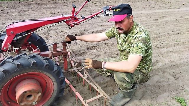 Борона для мотоблока МТЗ-09Н на 16 колесах/сеем зерно-смесь смотреть онлайн