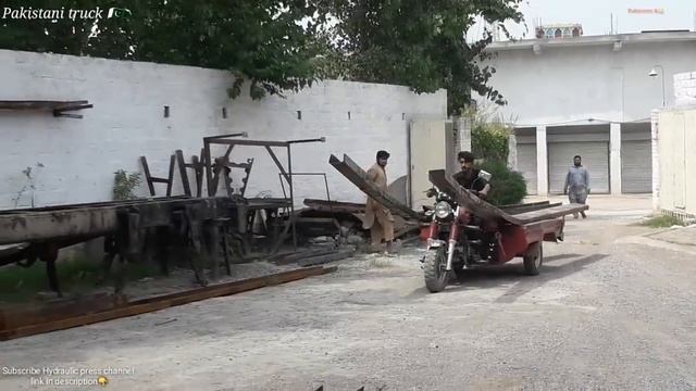 Major accident repair and paint work on a Hino tipper truck смотреть онлайн