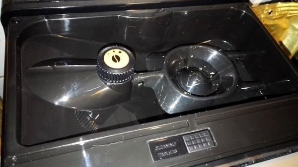 Кофемашина Krups Quattro Force Evidence EA891C10 Треск