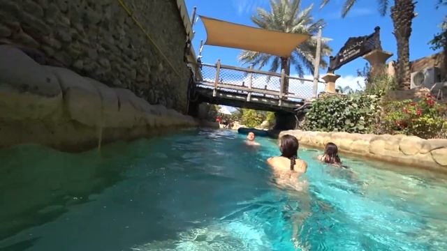 ДУБАЙ ПРИТЯЖЕНИЕ НЕ РАБОТАЕТ. Горки ВВЕРХ! Аквапарк Wild Wadi Waterpark. Отдых в ОАЭ 2021.