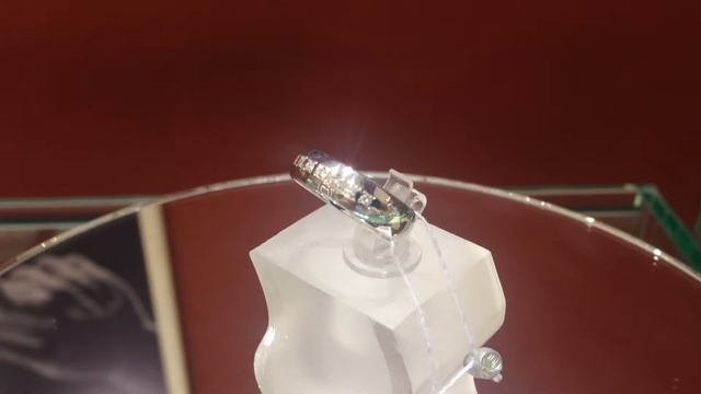 Обручальное кольцо из платины с бриллиантами НК-1105-07