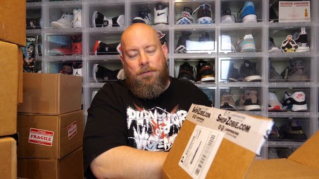Opening a $400 Funko Pop CHASE GAME Mystery Box - CHASE ROULETTE ZOBIE EDITION смотреть онлайн