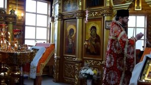 Радоница. Панихида  с пасхальными песнопениями в храме.