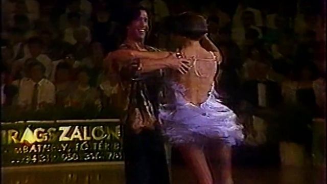 Donnie Burns - Gaynor Fairweather - cha cha - Szombathely 1995. Savaria Táncverseny смотреть онлайн